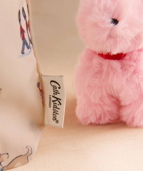 Cath Kidston(キャスキッドソン)の「フォルダウェイ プラッシュ Queenies London(エコバッグ/サブバッグ・レディース・クリーム・FREE)」の5枚目の写真