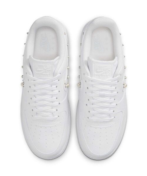 NIKE(ナイキ)の「ナイキ エア フォース 1 '07 ウィメンズシューズ / Nike Air Force 1 '07 Women's Shoes IU7557-100 White(スニーカー・レディース・ホワイト・22/22.5/23/23.5/24/24.5/25/25.5/26)」の6枚目の写真