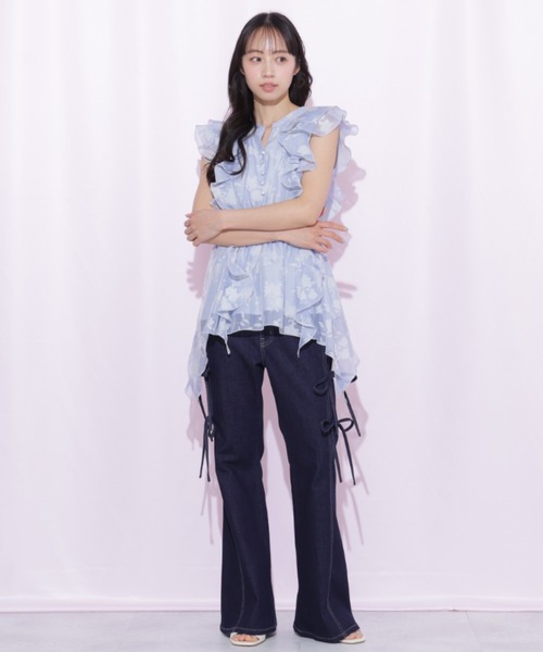 JILL by JILL STUART(ジルバイジルスチュアート)の「シアーオパールラッフルブラウス(シャツ/ブラウス・レディース・ブルー/ホワイト・FREE)」の21枚目の写真