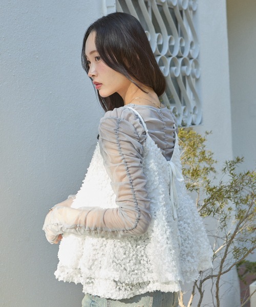 krahe(クレーエ)の「シャーリングシアーメッシュトップス(Tシャツ/カットソー・レディース・グレー/ブルー・FREE)」の8枚目の写真
