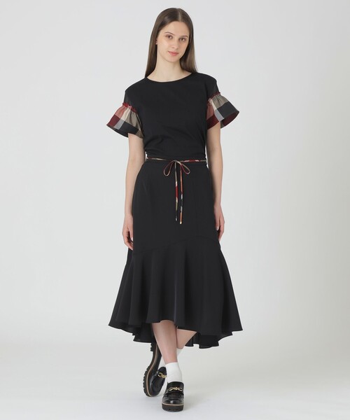 BLUE LABEL CRESTBRIDGE(ブルーレーベルクレストブリッジ)の「ツイルストレッチイレギュラーヘムスカート(スカート・レディース・ベージュ系その他/ブラック・38/36)」の3枚目の写真
