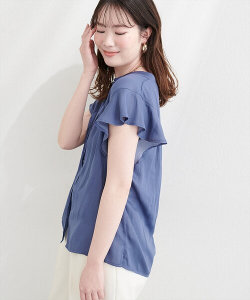 natural couture(ナチュラルクチュール)の「とろみサテンラッフル袖ブラウス(シャツ/ブラウス・レディース・ブルー/ピンク/ピンクベージュ/アイボリー/ネイビー・FREE)」の3枚目の写真