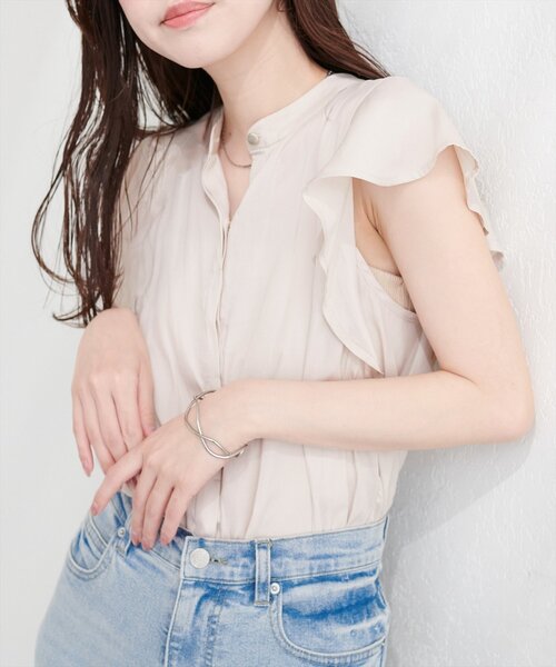 natural couture(ナチュラルクチュール)の「とろみサテンラッフル袖ブラウス(シャツ/ブラウス・レディース・ブルー/ピンク/ピンクベージュ/アイボリー/ネイビー・FREE)」の6枚目の写真