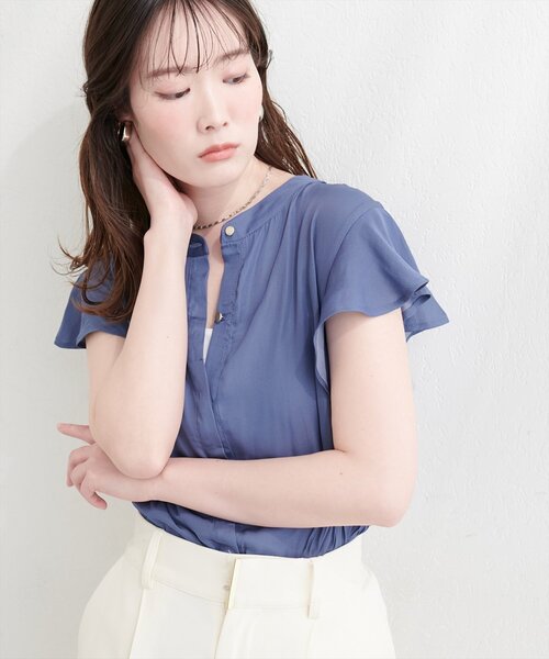 natural couture(ナチュラルクチュール)の「とろみサテンラッフル袖ブラウス(シャツ/ブラウス・レディース・ブルー/ピンク/ピンクベージュ/アイボリー/ネイビー・FREE)」の13枚目の写真