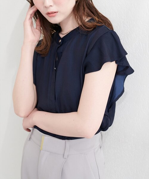 natural couture(ナチュラルクチュール)の「とろみサテンラッフル袖ブラウス(シャツ/ブラウス・レディース・ブルー/ピンク/ピンクベージュ/アイボリー/ネイビー・FREE)」の15枚目の写真