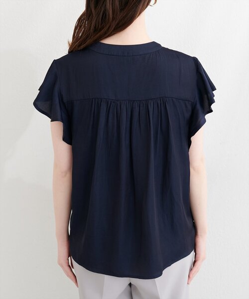 natural couture(ナチュラルクチュール)の「とろみサテンラッフル袖ブラウス(シャツ/ブラウス・レディース・ブルー/ピンク/ピンクベージュ/アイボリー/ネイビー・FREE)」の21枚目の写真