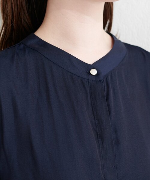 natural couture(ナチュラルクチュール)の「とろみサテンラッフル袖ブラウス(シャツ/ブラウス・レディース・ブルー/ピンク/ピンクベージュ/アイボリー/ネイビー・FREE)」の22枚目の写真