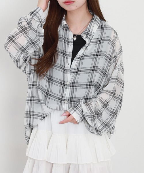 Ree&Mee（リーアンドミー）の「Ree&Mee 2点セット オーバーサイズ シアー チェック 長袖 シャツ & テレコ タンクトップ アンサンブル（アンサンブル・レディース・ブラック系/ベージュ系/グレー系/ホワイト系・M/L）」の5枚目の写真