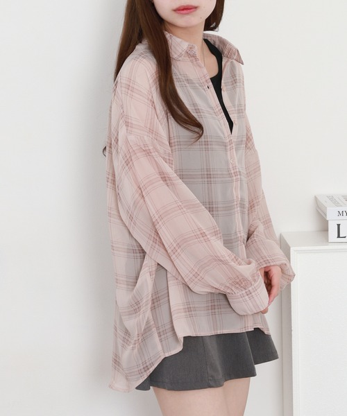 Ree&Mee（リーアンドミー）の「Ree&Mee 2点セット オーバーサイズ シアー チェック 長袖 シャツ & テレコ タンクトップ アンサンブル（アンサンブル・レディース・ブラック系/ベージュ系/グレー系/ホワイト系・M/L）」の18枚目の写真