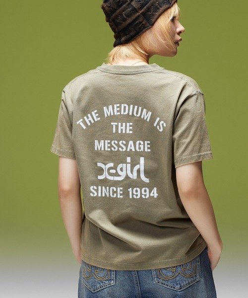 X-girl(エックスガール)の「FADED STENCIL LOGO S/S TEE(Tシャツ/カットソー・レディース・オフホワイト/オリーブ/ブラック・S/L/M)」の1枚目の写真