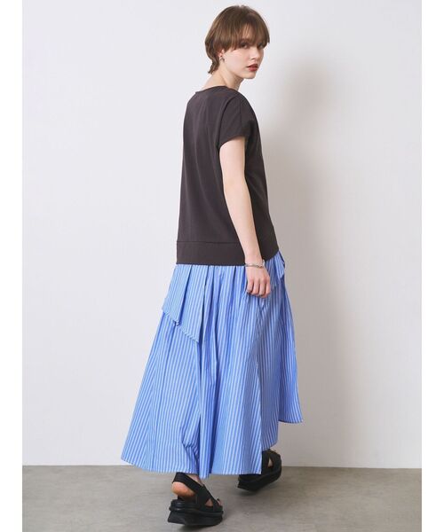 ELENDEEK(エレンディーク)の「ストライプコンビネーションワンピース(ワンピース・レディース・チャコールグレー・1/2)」の4枚目の写真