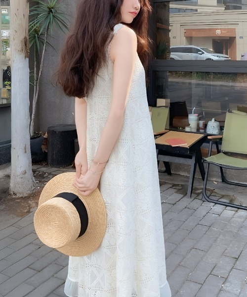 LUCPY（ラクピー）の「レースティアードキャミロングワンピース（ワンピース・レディース・ホワイト・X-LARGE/LARGE/MEDIUM/SMALL）」の2枚目の写真