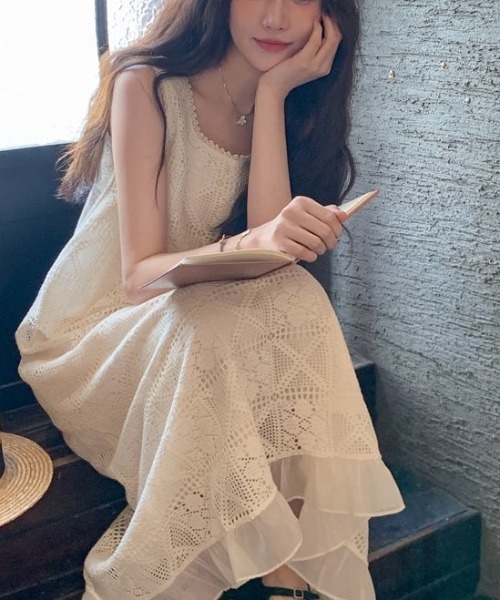 LUCPY（ラクピー）の「レースティアードキャミロングワンピース（ワンピース・レディース・ホワイト・X-LARGE/LARGE/MEDIUM/SMALL）」の3枚目の写真