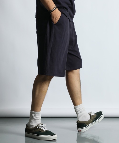The DUFFER of ST.GEORGE(ザダファーオブセントジョージ)の「8oz HEAVY WEIGHT COTTON GYM SHORTS:セットアップ対応 ヘビーウェイト ジムショーツ/ 厚手生地 / ウエストゴム / 膝丈(その他パンツ・メンズ・オフホワイト/ブラウン/ブルーグレー/スミクロ/ベージュ/ネイビー・X-LARGE/LARGE/MEDIUM)」の6枚目の写真