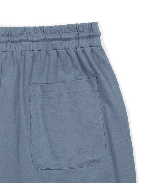 The DUFFER of ST.GEORGE(ザダファーオブセントジョージ)の「8oz HEAVY WEIGHT COTTON GYM SHORTS:セットアップ対応 ヘビーウェイト ジムショーツ/ 厚手生地 / ウエストゴム / 膝丈(その他パンツ・メンズ・オフホワイト/ブラウン/ブルーグレー/スミクロ/ベージュ/ネイビー・X-LARGE/LARGE/MEDIUM)」の10枚目の写真