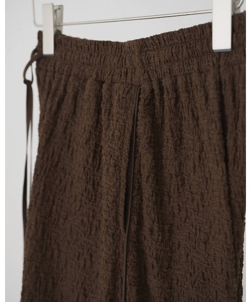 anuke(アンヌーク)の「Shirring Easy Pants(デニムパンツ・レディース・ブラウン/ライトグリーン/ブラック・36inch/38inch)」の17枚目の写真