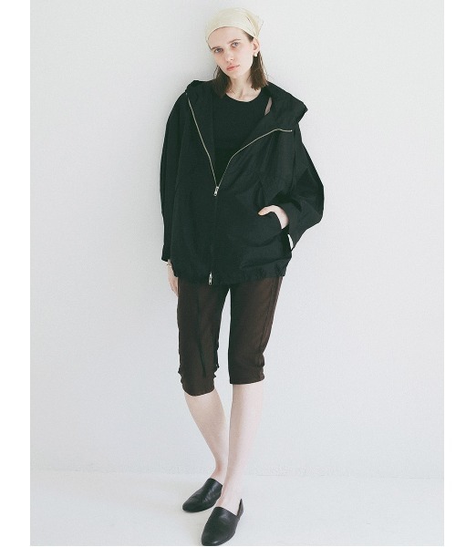 CLANE(クラネ)の「CLANE/クラネ/CRINKLED NYLON ZIP HOODIE(パーカー・レディース・ブラック/ベージュ・1)」の18枚目の写真