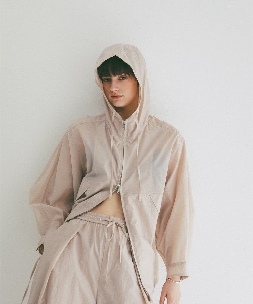 CLANE(クラネ)の「CLANE/クラネ/CRINKLED NYLON ZIP HOODIE(パーカー・レディース・ブラック/ベージュ・1)」の13枚目の写真