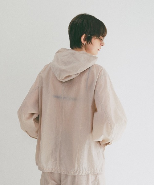 CLANE(クラネ)の「CLANE/クラネ/CRINKLED NYLON ZIP HOODIE(パーカー・レディース・ブラック/ベージュ・1)」の17枚目の写真