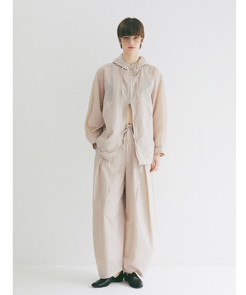 CLANE(クラネ)の「CLANE/クラネ/CRINKLED NYLON ZIP HOODIE(パーカー・レディース・ブラック/ベージュ・1)」の6枚目の写真