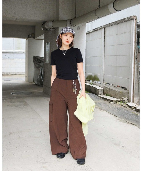 CITEN(シテン)の「<CITEN>エアリーカーゴワイドパンツ ―吸水速乾・防シワ―(カーゴパンツ・レディース・ダークブラウン/ブラック/クリーム・S/M)」の1枚目の写真