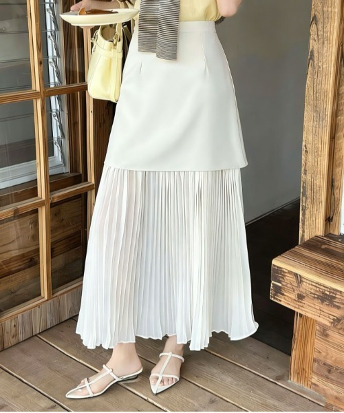 &soiree(アンドソワレ)の「プリーツシアーレイヤードスカート(スカート・レディース・オフホワイト/ブラック・SMALL/MEDIUM/LARGE/X-LARGE)」の3枚目の写真