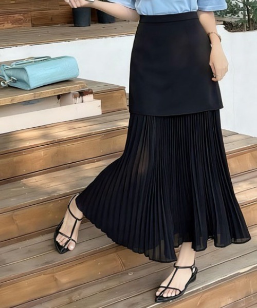 &soiree(アンドソワレ)の「プリーツシアーレイヤードスカート(スカート・レディース・オフホワイト/ブラック・SMALL/MEDIUM/LARGE/X-LARGE)」の5枚目の写真