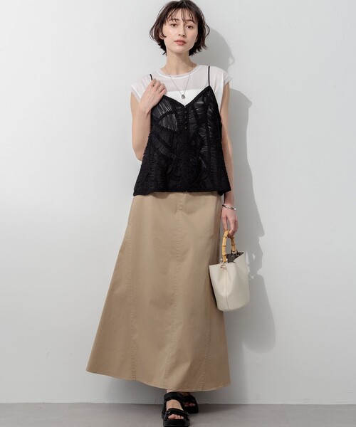 23区 L(ニジュウサンクオオキイサイズ)の「シフォンエンブロイダリー キャミソール(シャツ/ブラウス・レディース・ブラック系/ベージュ系・44/46)」の9枚目の写真
