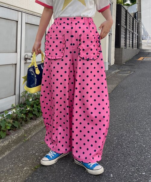 HELLO.SANFRANCISCO（ハローサンフランシスコ）の「【HELLO.SANFRANCISCO/ハローサンフランシスコ】ドット柄フリルポケットボリュームパンツ（その他パンツ・レディース・グレー/ピンク/ブラウン・ONE SIZE）」の3枚目の写真
