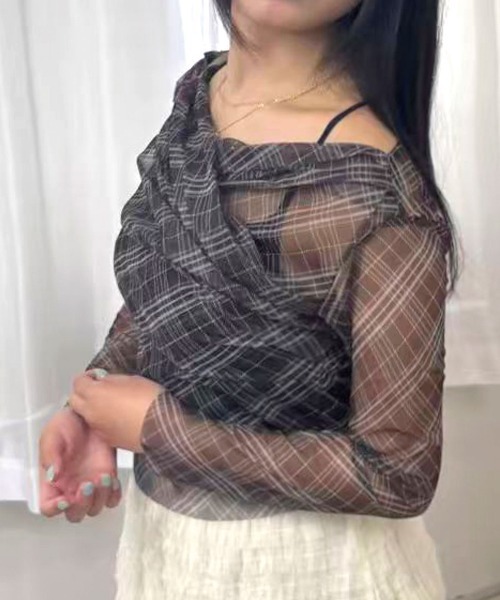 Lots of Love(ロッツオブラブ)の「チュールバイアスチェックボートネックトップス(Tシャツ/カットソー・レディース・ネイビー/ブラウン・M)」の3枚目の写真