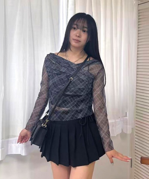 Lots of Love(ロッツオブラブ)の「チュールバイアスチェックボートネックトップス(Tシャツ/カットソー・レディース・ネイビー/ブラウン・M)」の10枚目の写真