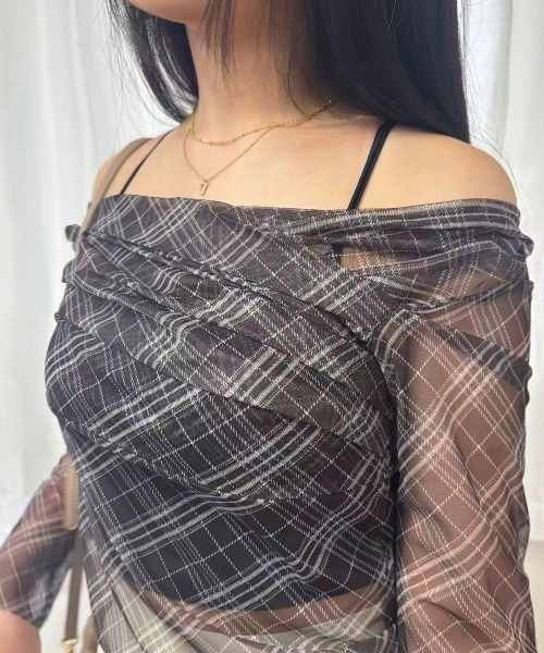 Lots of Love(ロッツオブラブ)の「チュールバイアスチェックボートネックトップス(Tシャツ/カットソー・レディース・ネイビー/ブラウン・M)」の6枚目の写真