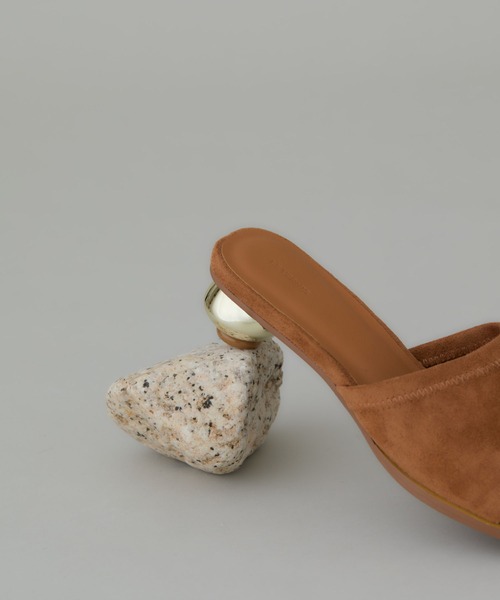 LE VERNIS(ル・ベルニ)の「LE VERNIS(ル・ベルニ)Metal heel sandals(サンダル・レディース・ブルー/ブラウン/ブラック・23.5/24.5)」の9枚目の写真