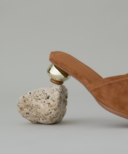 LE VERNIS(ル・ベルニ)の「LE VERNIS(ル・ベルニ)Metal heel sandals(サンダル・レディース・ブルー/ブラウン/ブラック・23.5/24.5)」の10枚目の写真