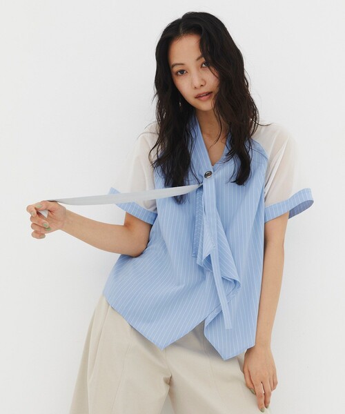 UNITED TOKYO(ユナイテッドトウキョウ)の「【残りわずか!】シアースリーブラッフルシャツ|夏服/細見え/ウォッシャブル/透け感/ボウタイ/オフィスカジュアル(シャツ/ブラウス・レディース・ネイビー/ライトブルー/オフホワイト・FREE)」の6枚目の写真