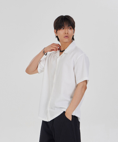 MAKEITTO(メイキット)の「ミニマルオープンカラー半袖シャツ_ホワイト(シャツ/ブラウス・メンズ・ホワイト・MEDIUM/LARGE/X-LARGE/XX-LARGE)」の2枚目の写真