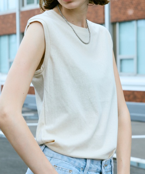 DRWCYS(ドロシーズ)の「ドライタッチノースリカットトップス(Tシャツ/カットソー・レディース・ホワイト/ベージュ/ブラック・FREE)」の3枚目の写真