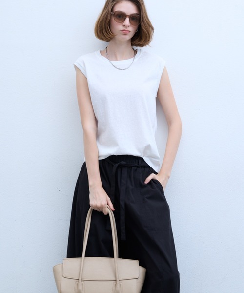 DRWCYS(ドロシーズ)の「ドライタッチノースリカットトップス(Tシャツ/カットソー・レディース・ホワイト/ベージュ/ブラック・FREE)」の12枚目の写真