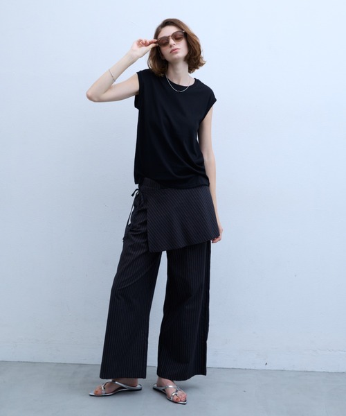 DRWCYS(ドロシーズ)の「ドライタッチノースリカットトップス(Tシャツ/カットソー・レディース・ホワイト/ベージュ/ブラック・FREE)」の11枚目の写真