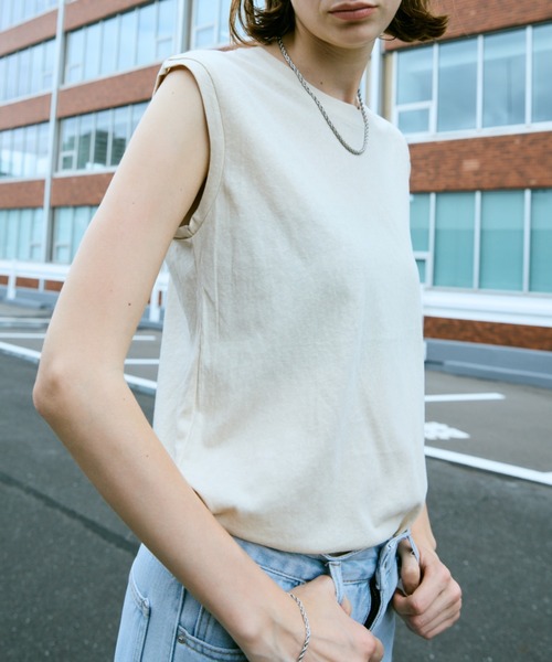 DRWCYS(ドロシーズ)の「ドライタッチノースリカットトップス(Tシャツ/カットソー・レディース・ホワイト/ベージュ/ブラック・FREE)」の5枚目の写真