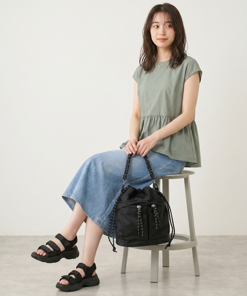 crossi(クロッシー)の「巾着バッグショルダー2WAYリュックナイロン防水軽量(ショルダーバッグ・レディース・グレー/ブラック/ベージュ・FREE)」の2枚目の写真