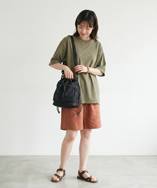 crossi(クロッシー)の「巾着バッグショルダー2WAYリュックナイロン防水軽量(ショルダーバッグ・レディース・グレー/ブラック/ベージュ・FREE)」の6枚目の写真