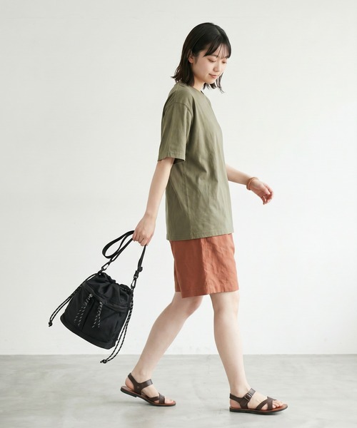 crossi(クロッシー)の「巾着バッグショルダー2WAYリュックナイロン防水軽量(ショルダーバッグ・レディース・グレー/ブラック/ベージュ・FREE)」の8枚目の写真