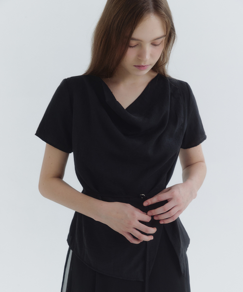 MICANE(ミケーネ)の「メイディアカウルネックブラウス(シャツ/ブラウス・レディース・ブラック/アイボリー・1/2/4/3)」の7枚目の写真