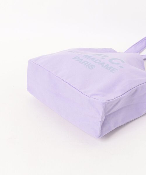 A.P.C.(アーペーセー)の「TOTE LOU RUE MADAME SMALL 2.0(トートバッグ・レディース・ブルー/ライラック・ONESIZE)」の4枚目の写真