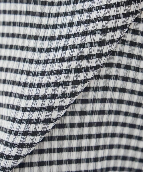a.v.v(アーヴェヴェ)の「タックスリーブトップス(Tシャツ/カットソー・レディース・アイボリー/ネイビー・40/38)」の5枚目の写真