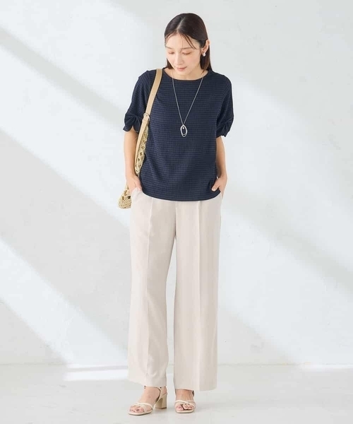 a.v.v(アーヴェヴェ)の「タックスリーブトップス(Tシャツ/カットソー・レディース・アイボリー/ネイビー・40/38)」の9枚目の写真