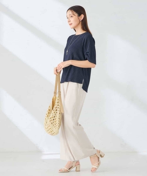 a.v.v(アーヴェヴェ)の「タックスリーブトップス(Tシャツ/カットソー・レディース・アイボリー/ネイビー・40/38)」の11枚目の写真