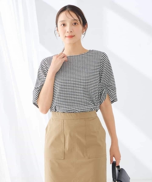 a.v.v(アーヴェヴェ)の「タックスリーブトップス(Tシャツ/カットソー・レディース・アイボリー/ネイビー・40/38)」の13枚目の写真