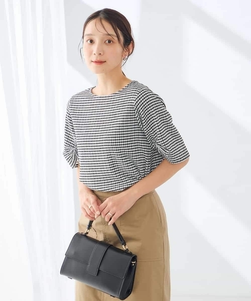 a.v.v(アーヴェヴェ)の「タックスリーブトップス(Tシャツ/カットソー・レディース・アイボリー/ネイビー・40/38)」の14枚目の写真